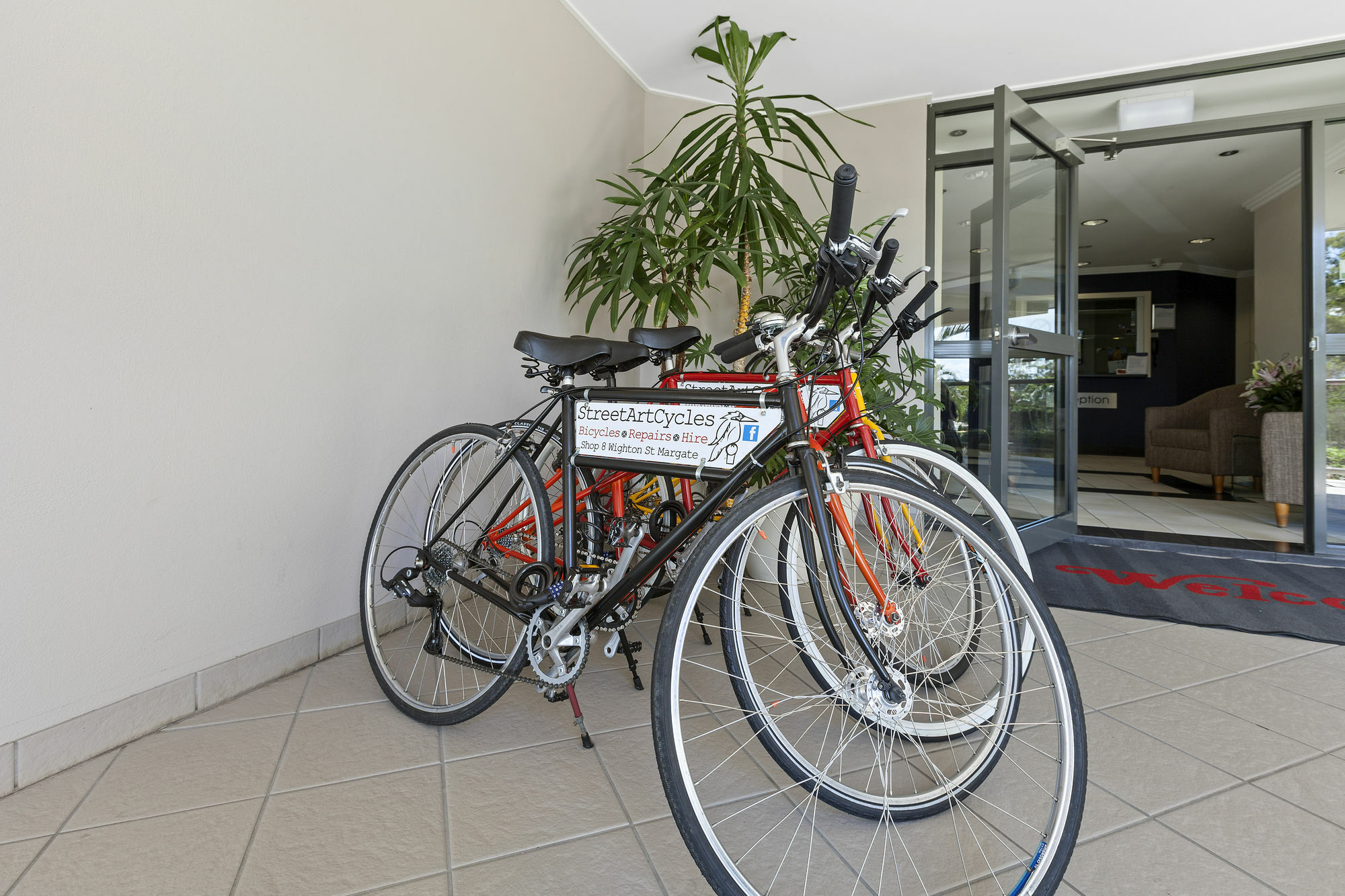 Aparthotel La Vida on Anzac Redcliffe Exterior foto
